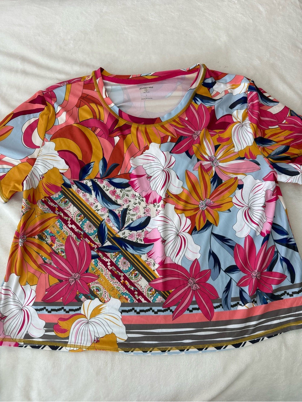 Johnny Was "Bee Active" floral print short-sleeve top Size Large E09